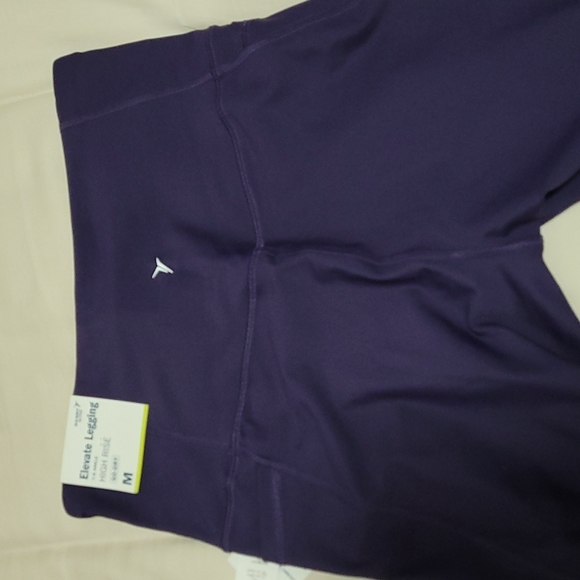 NWT Old Navy Elevate Leggings Medium - Picture 4 of 7